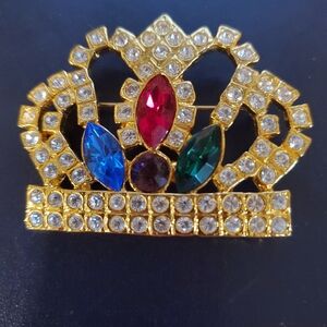 Elegant Gold Crown Brooch with Multicolor Gems